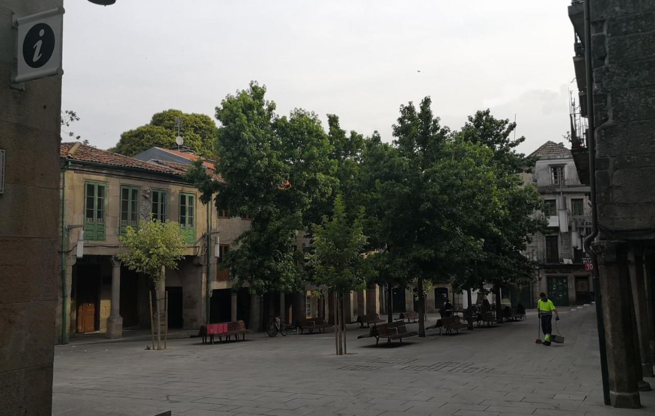 Excelentes Vistas En La Plaza De La Verdura Pontevedra Exterior photo